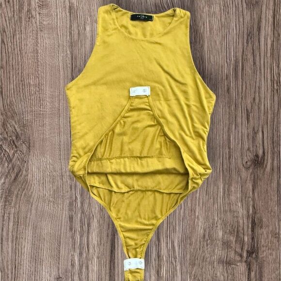 21 Saints Dark Mustard Yellow Tank Top Bodysuit Size Medium - Picture 2 of 5